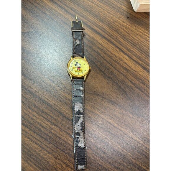 Vintage Mickey Mouse Wristwatch With Worn Leather Strap # note replacement band - Picture 2 of 6